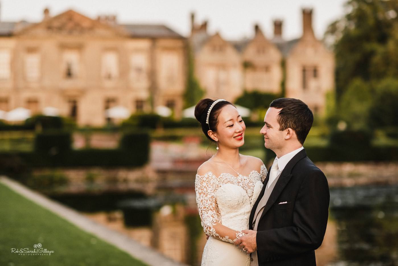 Natural and relaxed bride and groom photos at Coombe Abbey